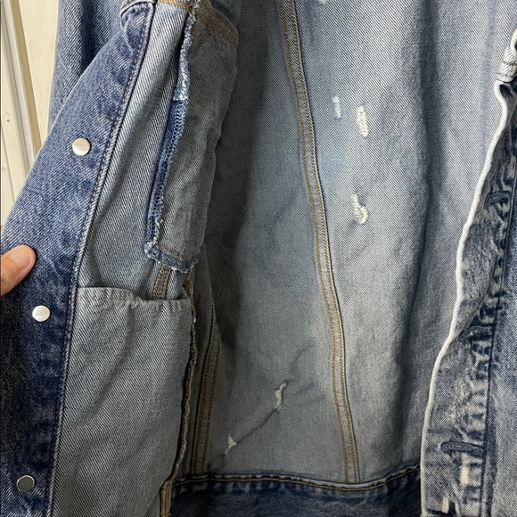 Calvin Klein Like New Men's Denim Jacket Acid Wash Patched Distressed Size Small - Picture 13 of 14